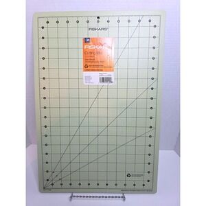 Fiskars 12x18 Self-Healing Cutting Mat Double-Sided Craft Sewing Grid 01-005899